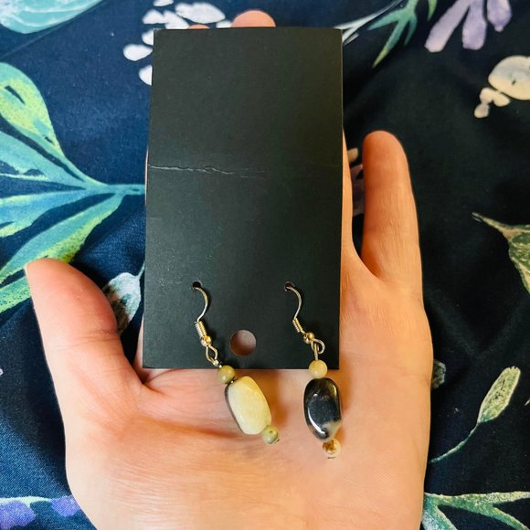 Stone earrings - Picture 2 of 2